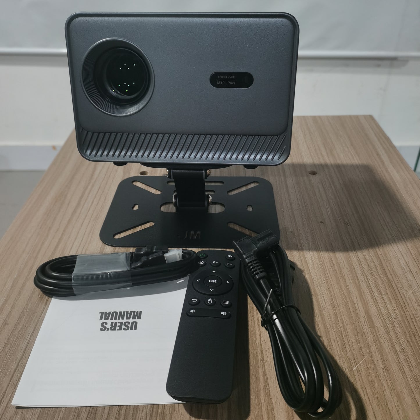 Projector M10Plus HD (Gray with Bracket)