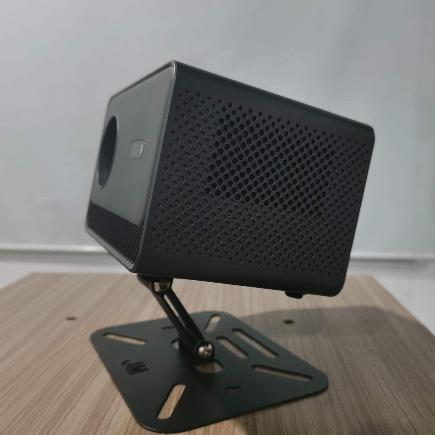 Projector M10Plus HD (Gray with Bracket)